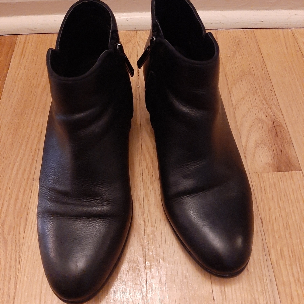Ankle booties - Picture 3 of 3